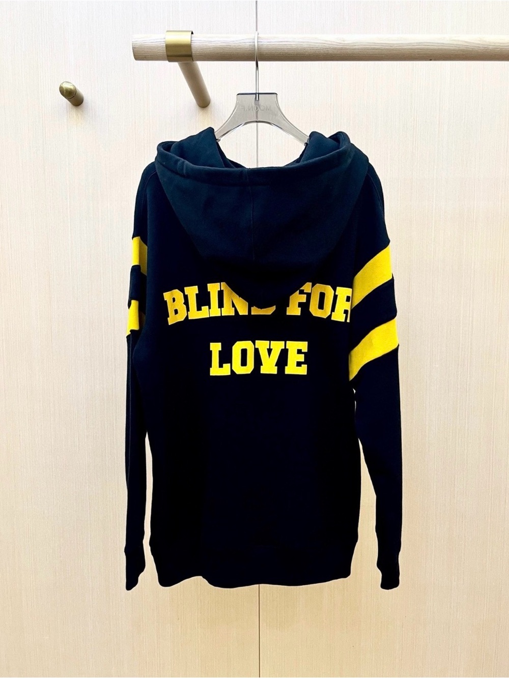 🚩steal Gucci Black and Yellow '25 Eschatology' Crewneck Sweatshirt - Picture 2 of 5